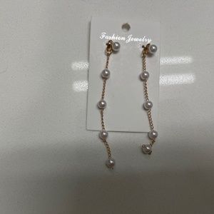 Pearl drop earrings